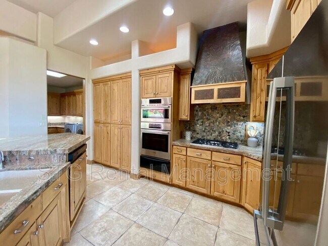 Building Photo - 2336 2336 W Entrada Trail