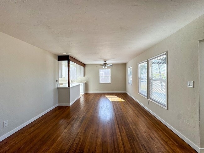Building Photo - El Cerrito 3Bed/2Ba Private Yard, off-street parking Just renovated