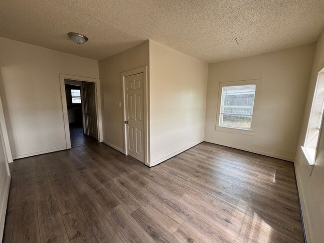 Building Photo - 2 Bedroom 1 Bath Home on 1.5 acres