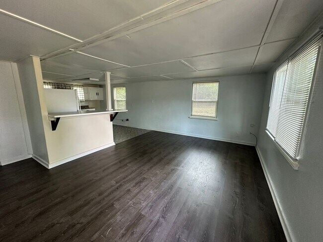 Building Photo - 1334 Barry St