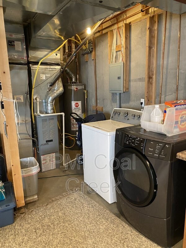 Building Photo - 13900 Lake Song Ln