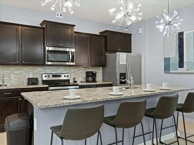 Building Photo - 2221 Lelani Cir