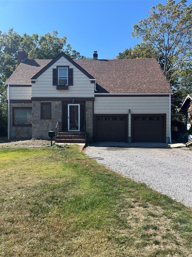 Primary Photo - 66 Rose Ave