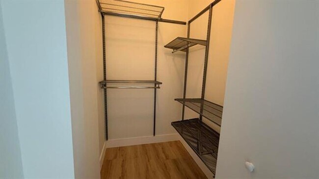 Building Photo - 31 SE 6th St