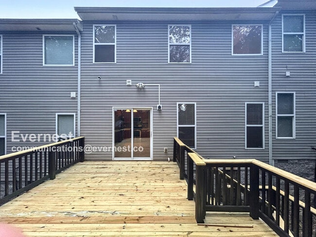 Building Photo - 520 Pippin Dr