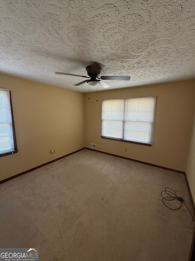 Building Photo - 110 Otelia Ln