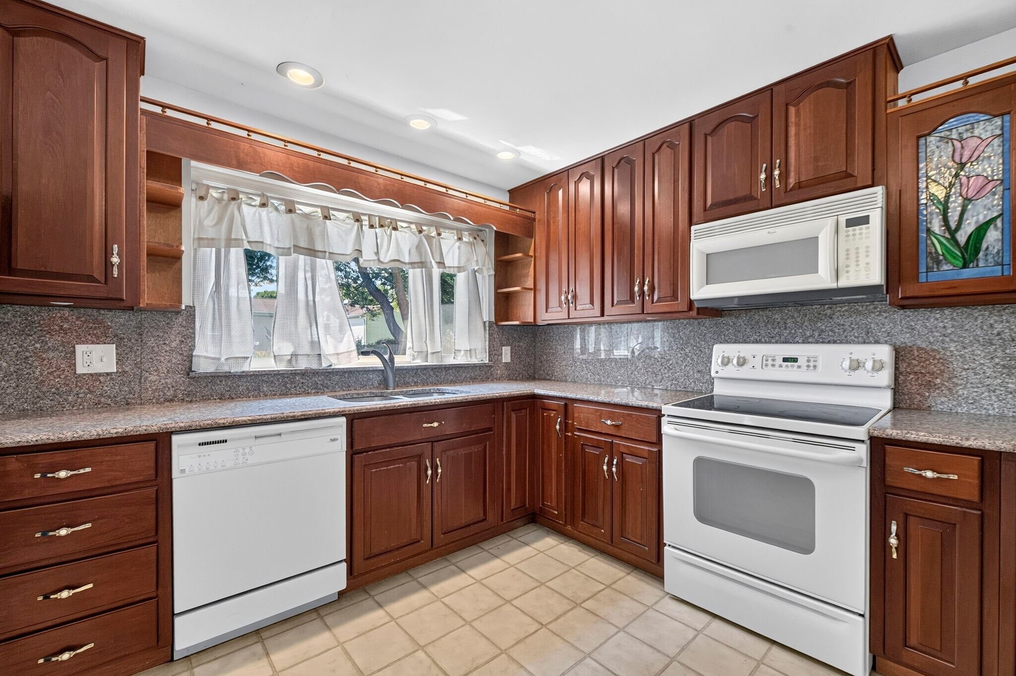 Building Photo - 3145 Matlock Dr