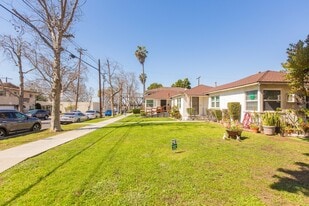 Building Photo - 12725 La Cuarta St