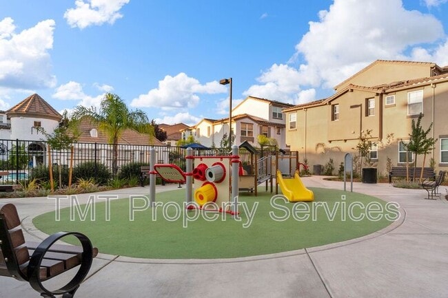 Building Photo - 2960 Valbonne Walk