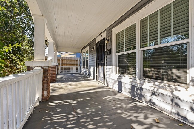 Building Photo - 1232 Effingham Rd