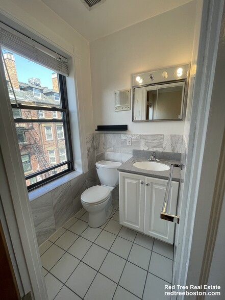 Building Photo - 12 Dean Rd