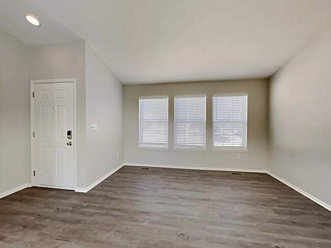 Building Photo - 2973 Harrisburg Way