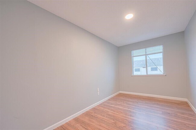 Building Photo - 6452 Kentwick Dr