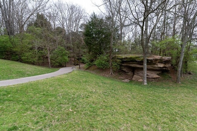 Building Photo - **5-BEDROOM HOME IN AMENITY-RICH MCKAY'S MILL NEIGHBORHOOD IN FRANKLIN/ WILLIAMSON COUNTY TN**