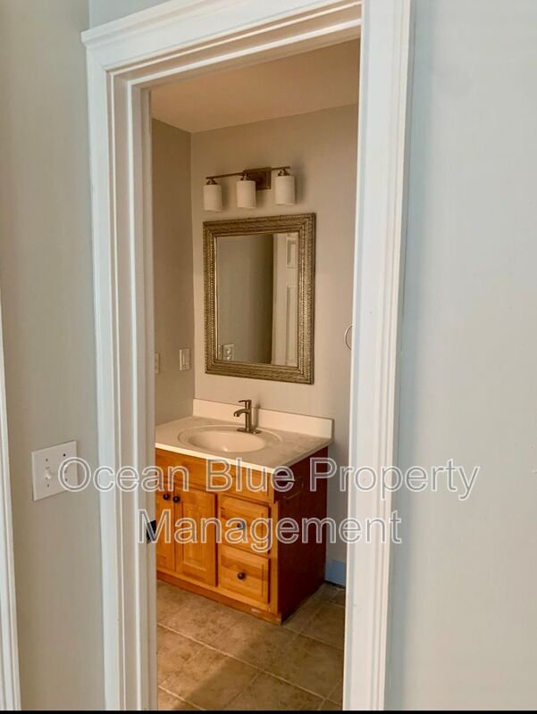Building Photo - 11771 Raintree Dr