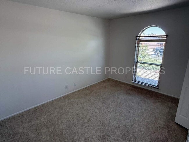Building Photo - 11104 Hagen Rd NE