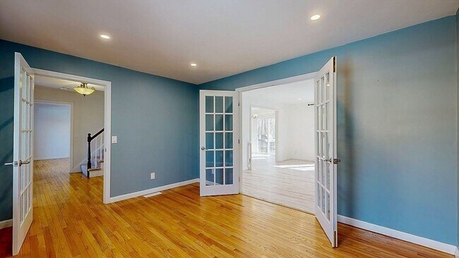 Building Photo - 12 Coldbrook Rd