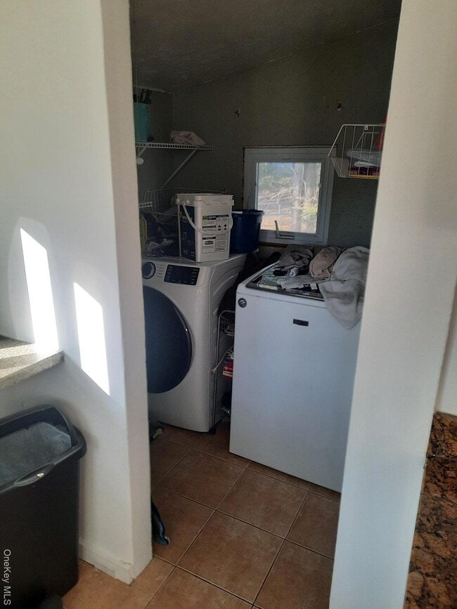 Building Photo - 23 Valley Ave