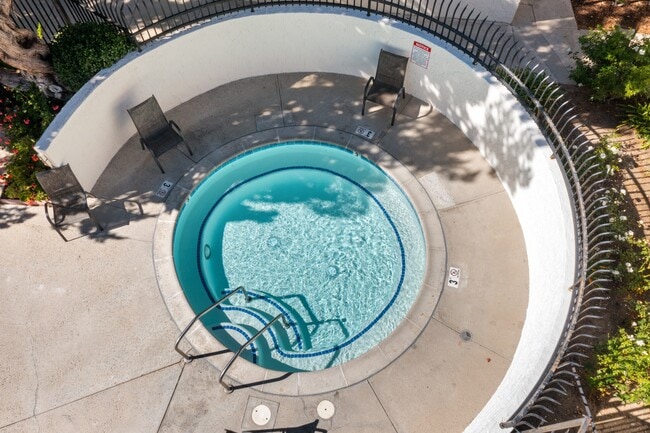 Building Photo - 4610 Park Granada