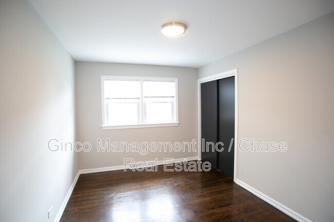 Building Photo - 8837 S Talman Ave