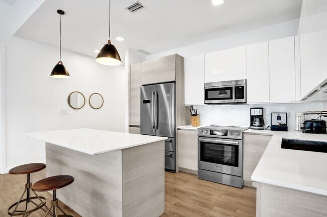 Building Photo - 1220 17th St