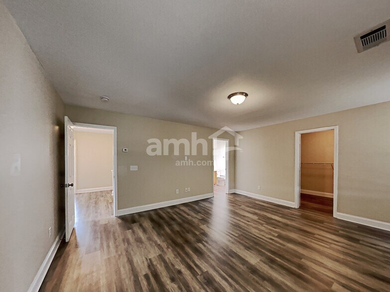 Building Photo - 2774 Jordan Ln