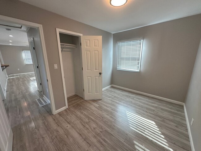 Building Photo - 181 Gibson St