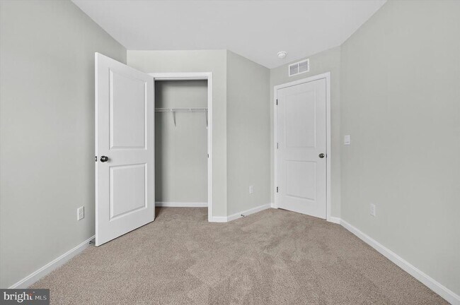 Building Photo - 3155 White Tail Dr