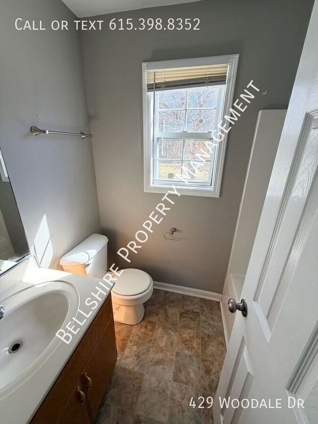 Building Photo - 429 Woodale Dr