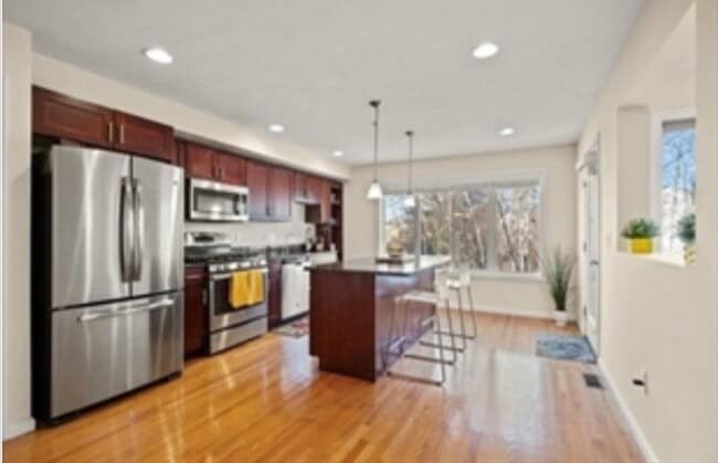 Building Photo - 208 America Blvd