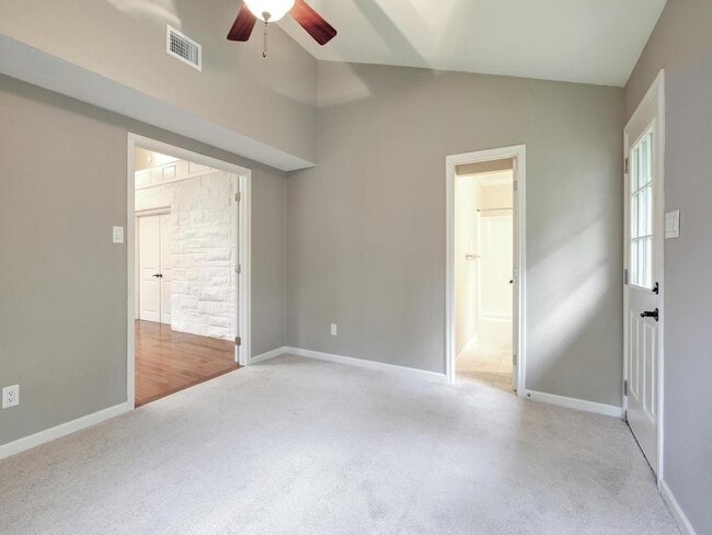 Building Photo - 2905 Perry Ln