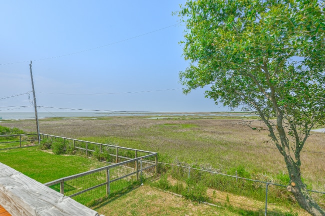 Building Photo - 3919 San Jacinto Dr