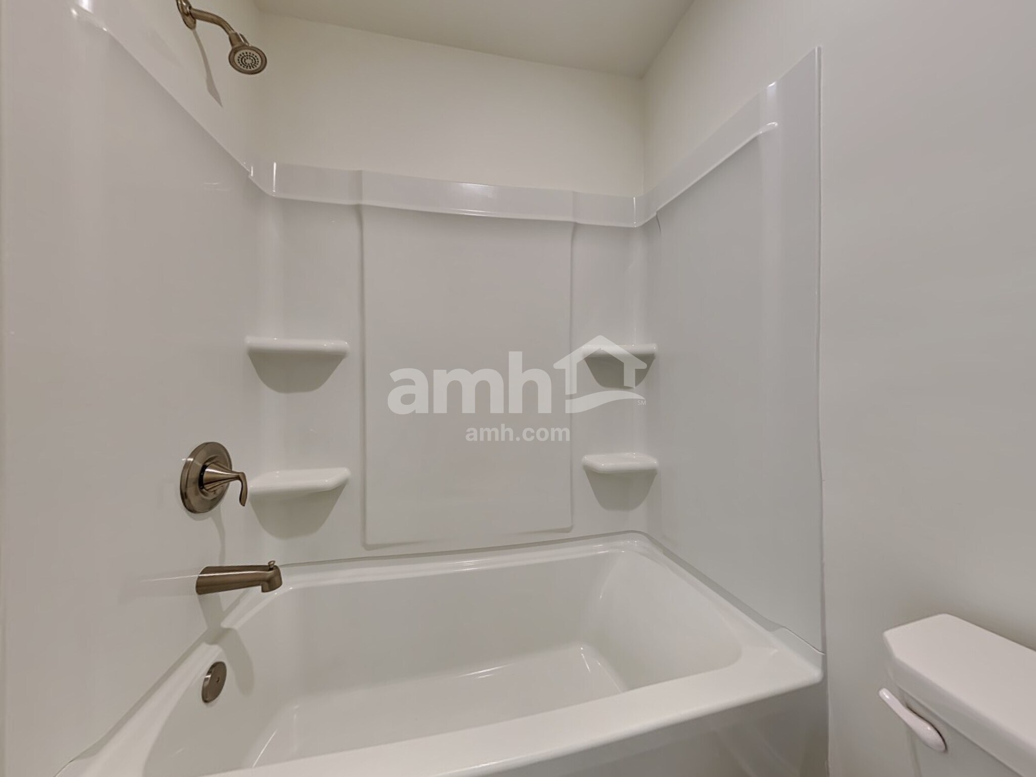 Building Photo - 586 Slew Dr