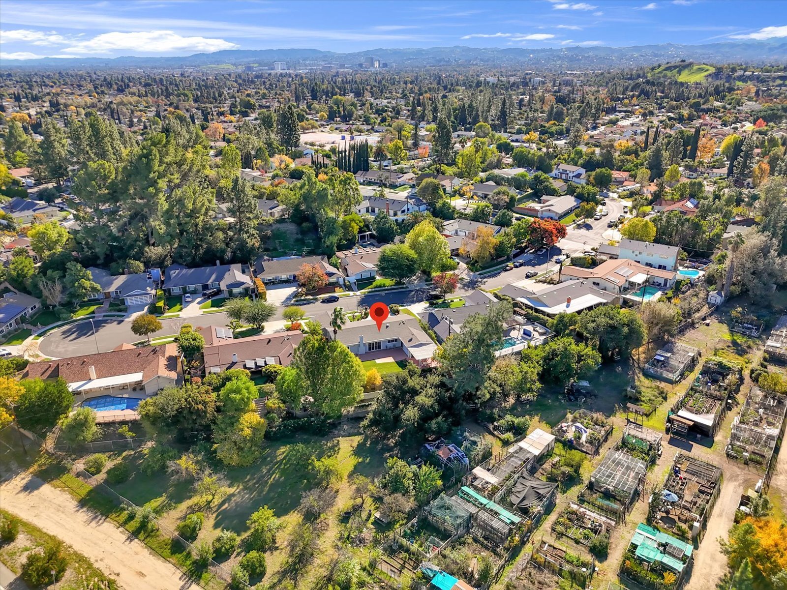 Building Photo - 8201 Clemens Ave