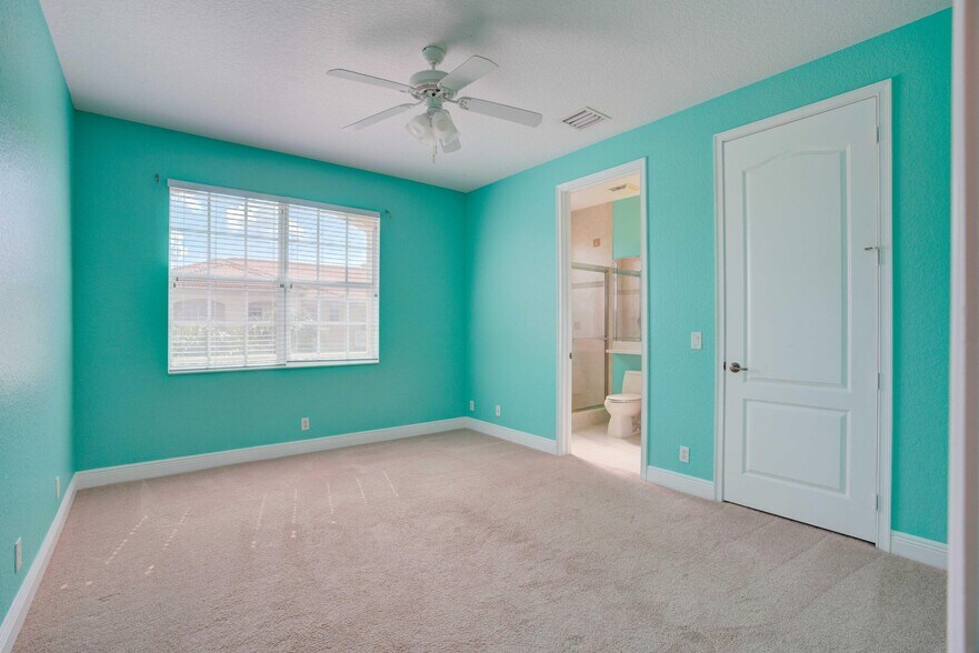 Building Photo - 5113 Artesa Way W