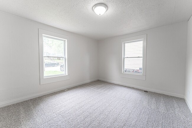 Building Photo - 1155 Hall St