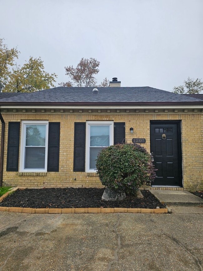 Building Photo - 1207 Haig Cir