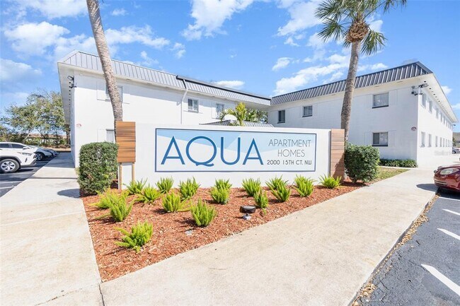 Building Photo - 2000 15th Ct NW