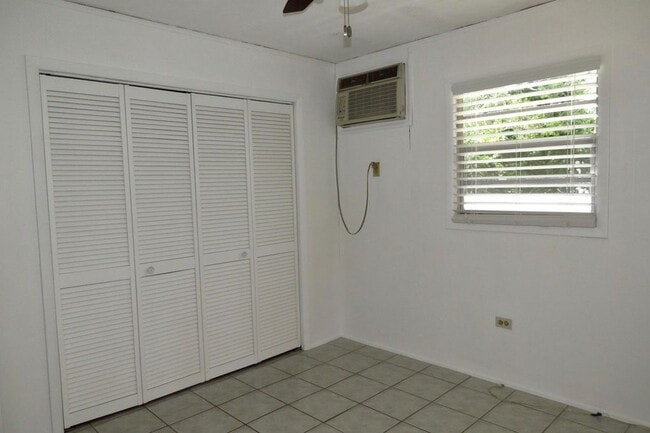 Building Photo - 661 Colson Dr