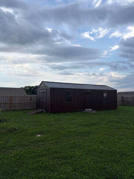 Building Photo - 311 Settlers Pointe Dr