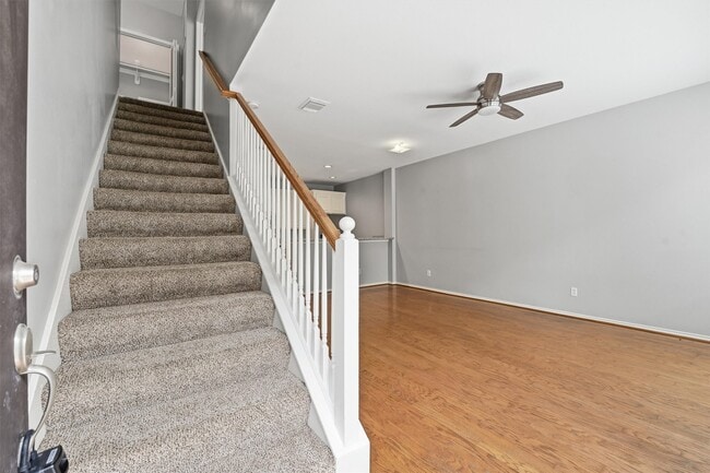 Building Photo - 1507 Sutton St