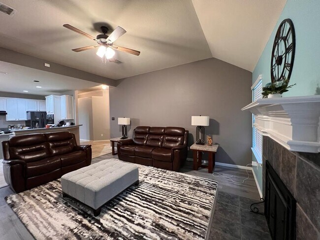 Building Photo - 3506 Nandina Dr