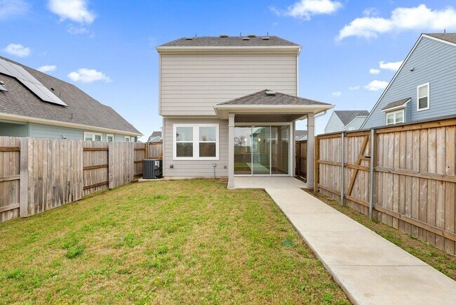 Building Photo - 303 Elm Br Trl