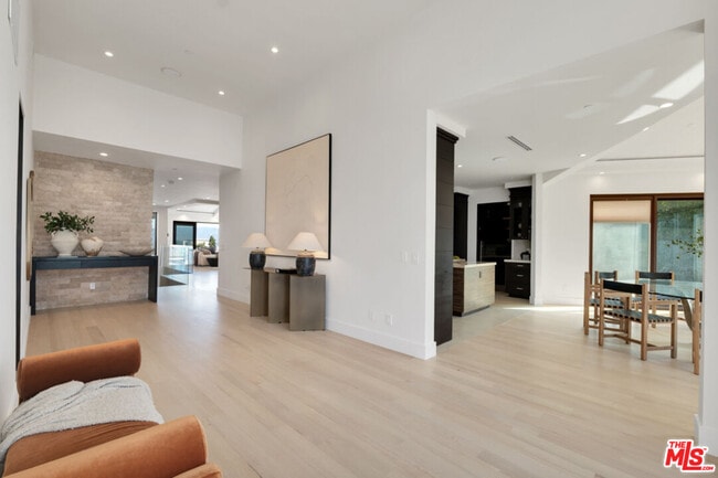 Building Photo - 3116 Elvido Dr