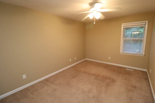 Building Photo - Best Value in Apex! Charming 3BR Half-Duplex Near Downtown