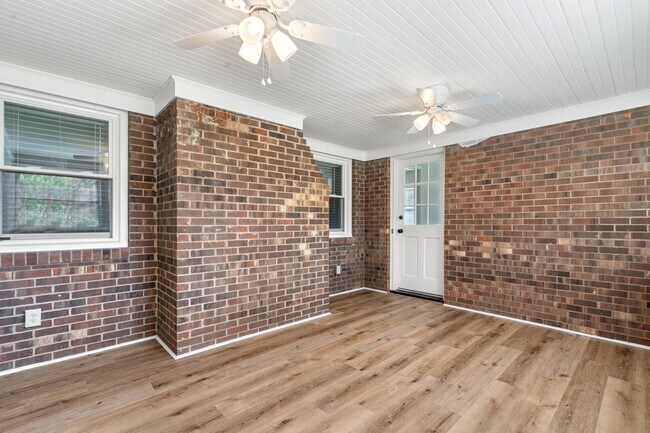 Building Photo - 3803 Derbyshire Dr