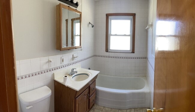 Building Photo - Plenty of Space in this Ranch Home