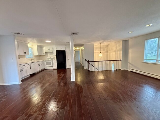 Building Photo - 123 Worthington Rd