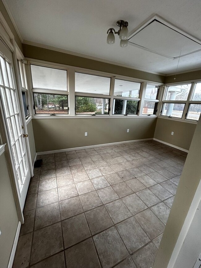 Building Photo - Single family home in Forest