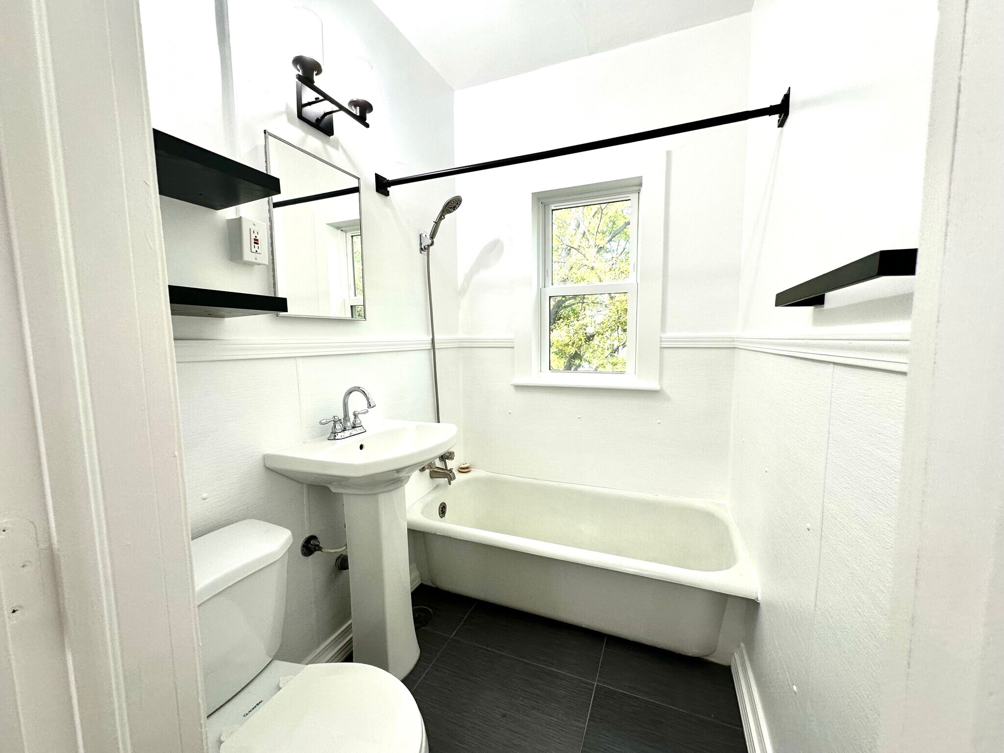 Building Photo - 1108 S Detroit Ave Michael